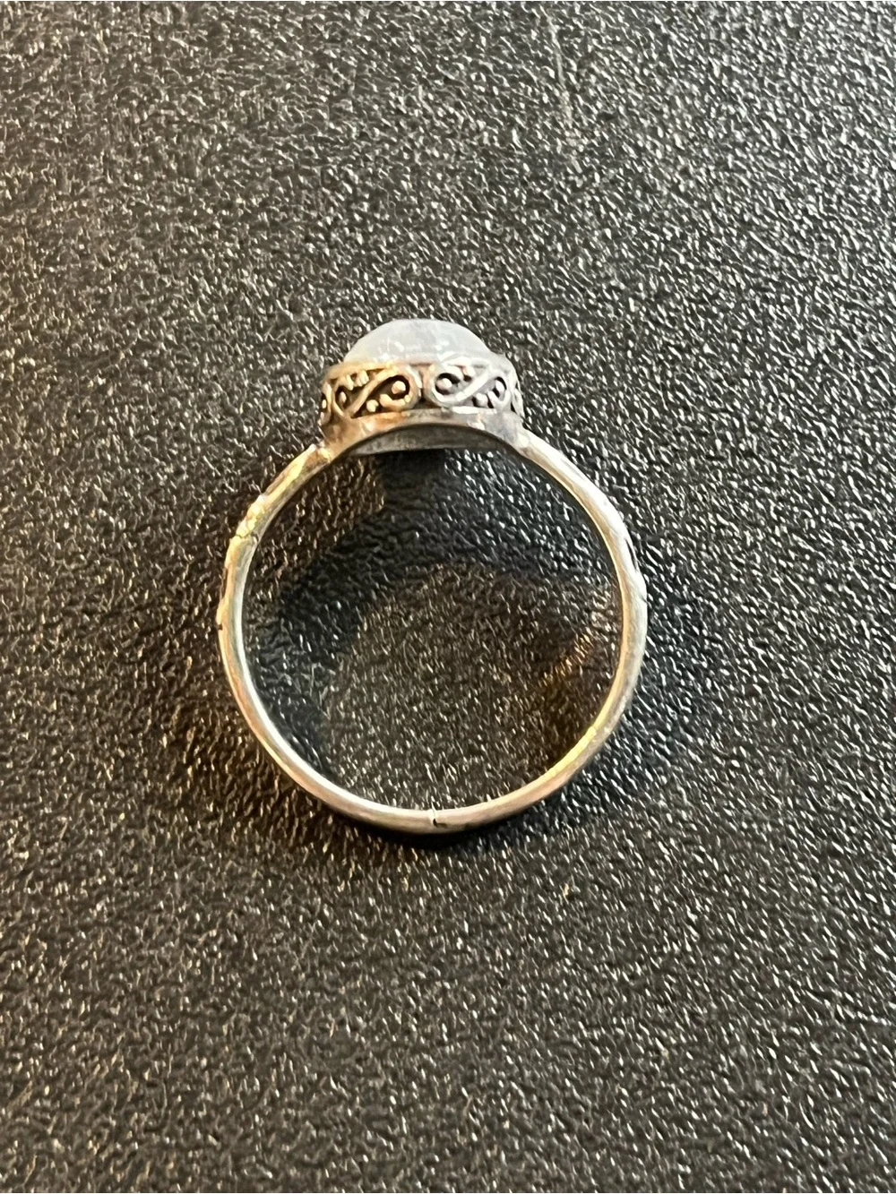Sterling Silver Moonstone Ring - White w/ blue flash. Decorative band. Sz 8